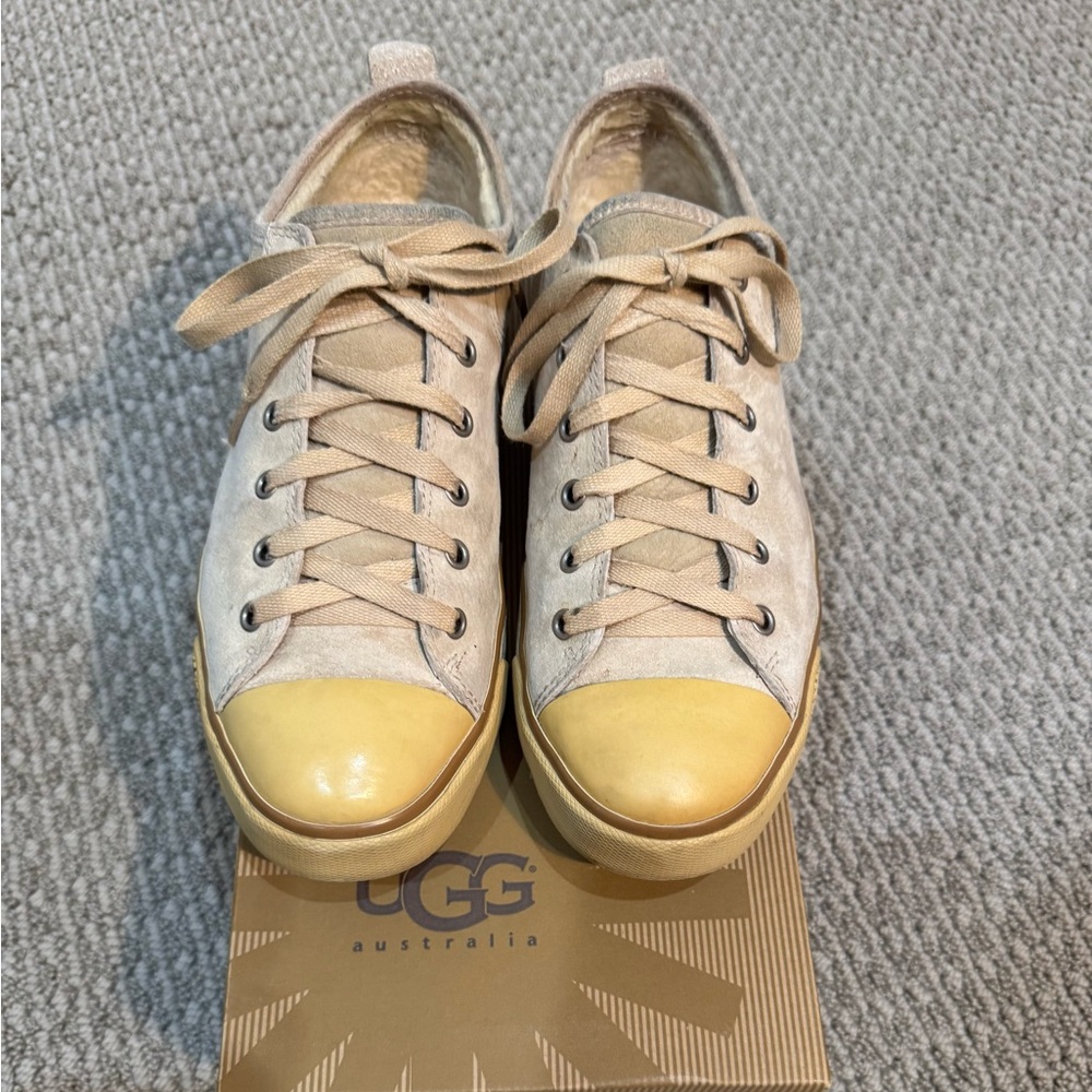 UGG Suede Vintage Lace-ups with Shearling Lining